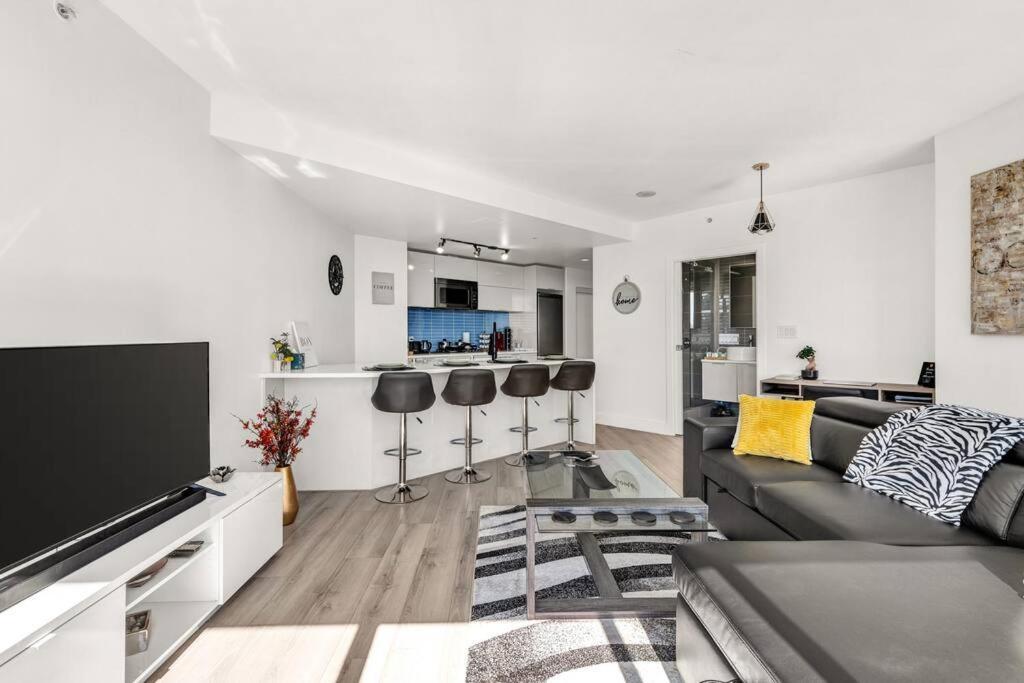 Central Luxury Apartment With Best City Views! Vancouver Exterior photo